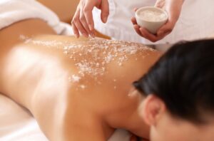 Avantages du massage Udvartana sur le corps